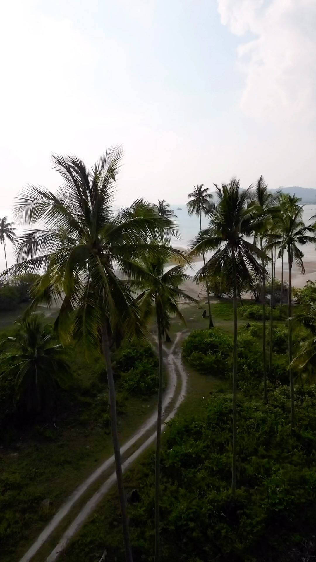 dmezrin в LOOKY. #drone,#fpv,#racing,#fpvdrone,#beach,##filmmakersworld,#beachvibes,#instagrammers,#travelphotography,#thailandinstagram,#amazingthailand,#livetravel,#reelsinstagram,#reels. ❤️
.
#drone #fpv #ra...