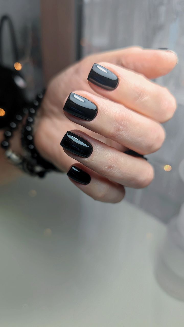 oblepiha_ns в LOOKY. #маникюрсерпухов,#черныйманикюр,#всеидеально. 🖤🖤🖤
#маникюрсерпу...