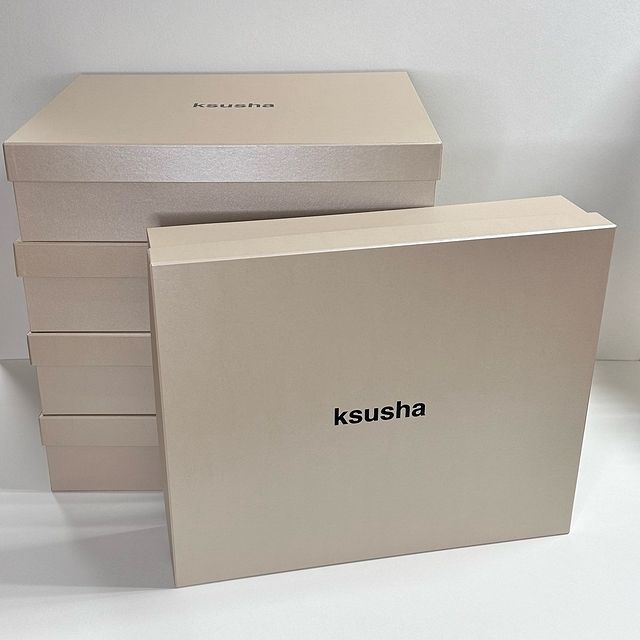 flowers_boxes_ в LOOKY. #платье,#платья,#платьенавыпускной,#платьеназаказ,#платьемосква,#платьевпол,#коробки,#коробкидляподарков,#коробкиназаказ,#коробкиоптом. Для платьев 👗 #плат...