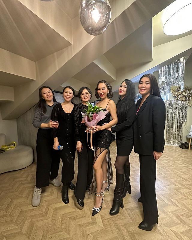 juliya__boyarskaya888 в LOOKY. . 🖤