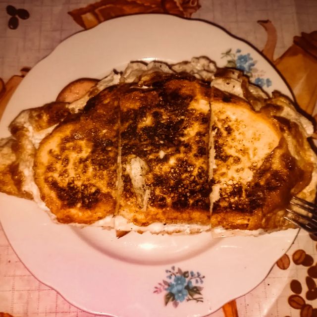 sumkinda_monster в LOOKY. . Сэндвич с колбасой и...