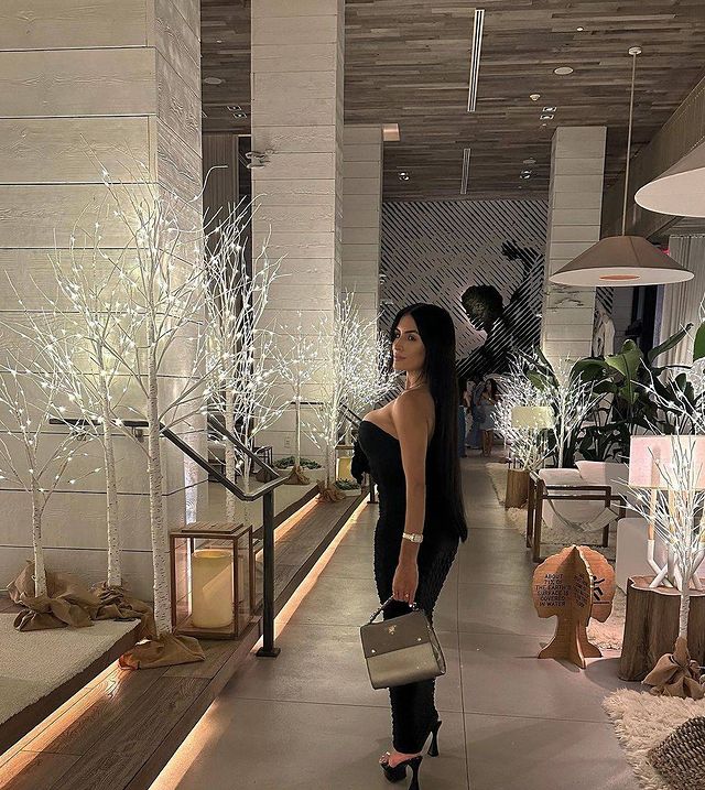 sheilalinares237 в LOOKY. #miami,#latina,#nightlife,#dinner,#fyp,#woman,#reels,#ig,#lifestyle,#soflo,#credit,#hairstylist,#decemeber,#viralsound. multiple pics call f...