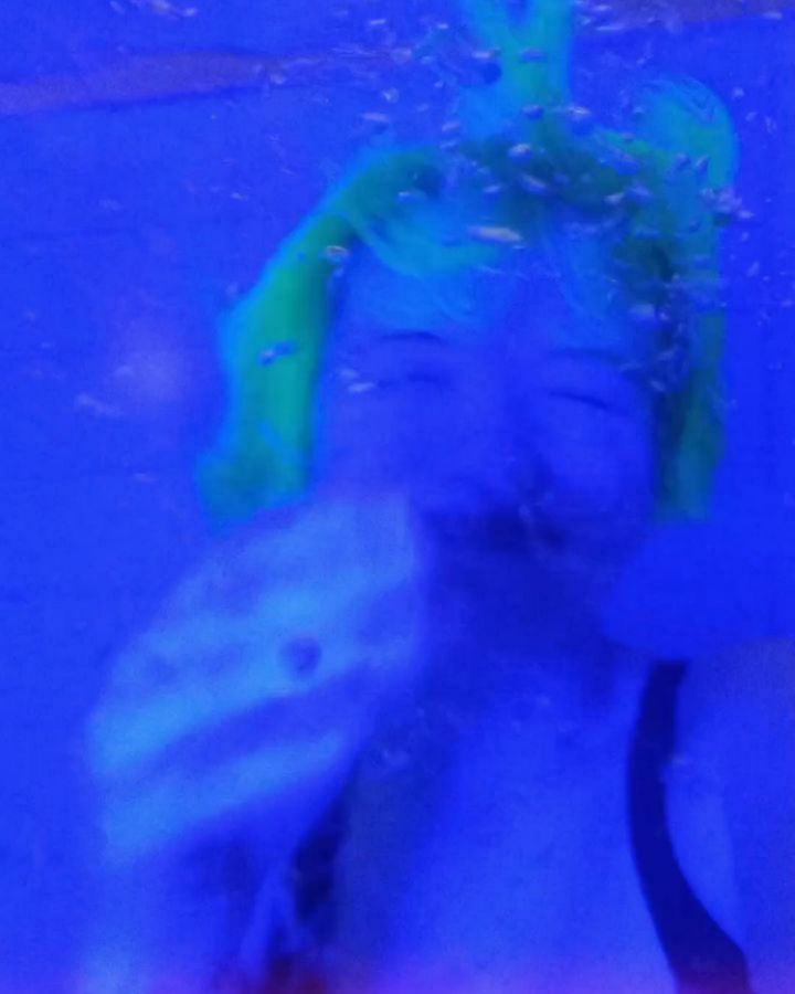 katy__stasyak_ в LOOKY. . Под водой волосы све...