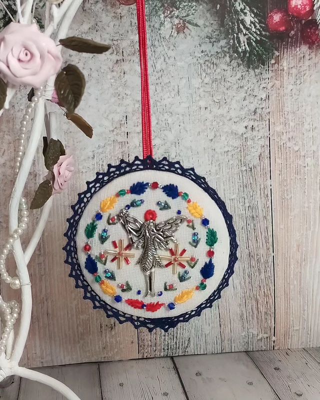 _funny_knit_ в LOOKY. #елка,#подвесканаелку,#новогоднийподарок,#новыйгод,#happynewyear,#instagood,#gift,#presente. Феечка. Подвеска на ...