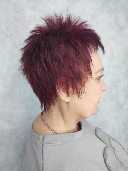 erikamprofessional в LOOKY. #стилистколористсочи,#стрижкисочи,#окрашиваниесочи,#парикмахерсочи,#стилистколористсочи,#стрижкисочи,#окрашиваниесочи,#парикмахерсочи,#женскиекороткиестрижкисочи,#женскийфейд,#женскиекреативныестрижки,#стилистколорист,#стилистколористмосква,#тренд2024,#креативниестрижки,#shortcuts,#style. Креативная стрижка  ...