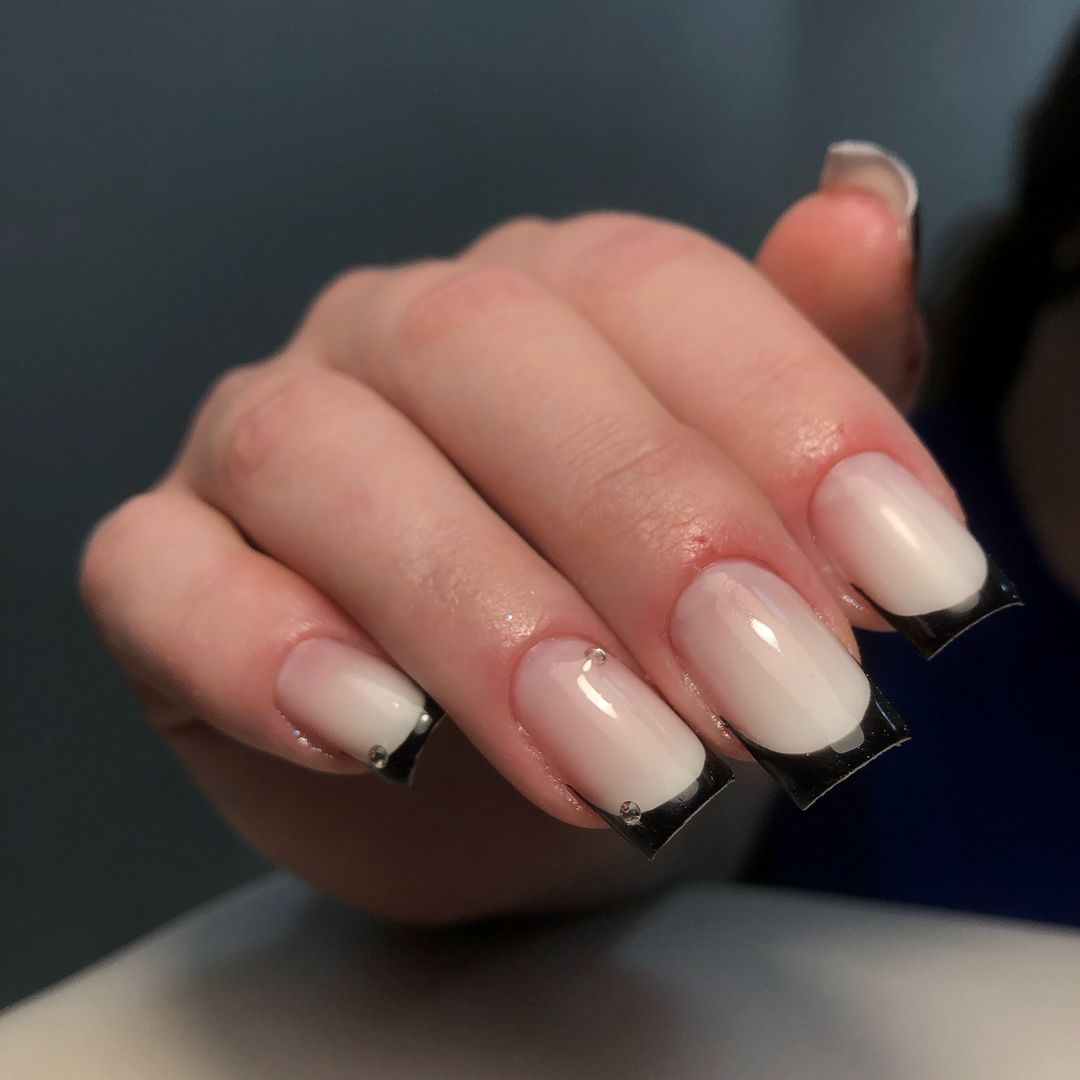 _alii_nail