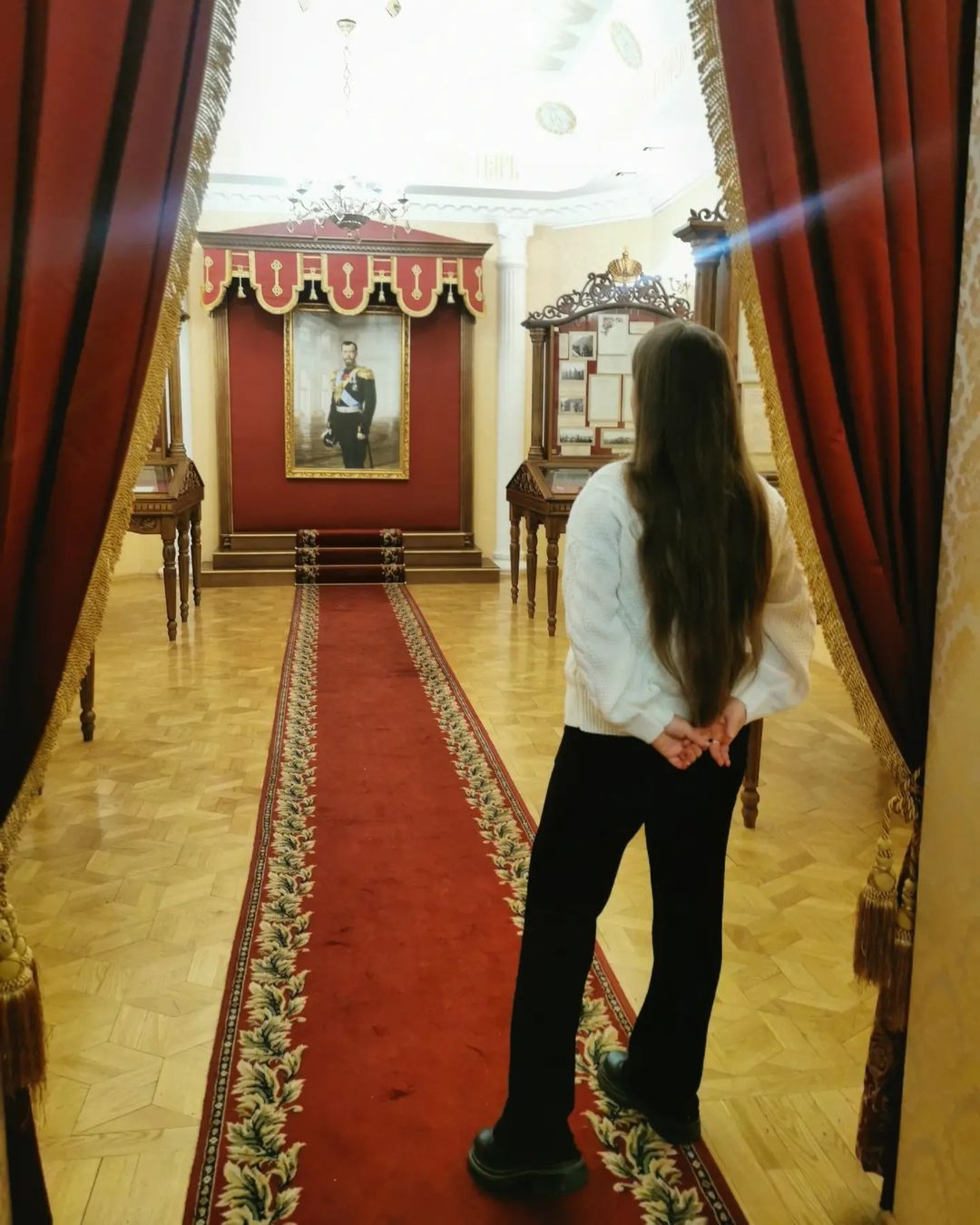 elvirabolshacova in LOOKY. #екбсити,#храмнакрови,#музейромановых. Музей истории рода Р...