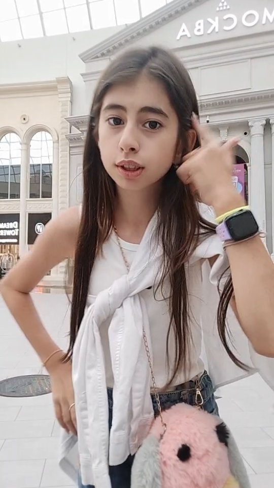zara_vlog1 в LOOKY. #дружба,#дружим,#друзья,#давайдружить,#знакомства,#сдрузьями,#подружка. Всем привет. Давайте...