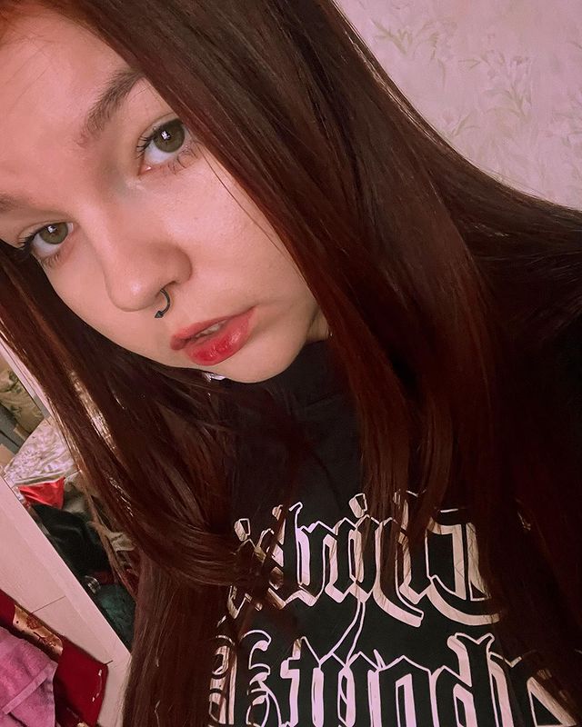 love_morsik в LOOKY. . Рука хочет прикоснут...