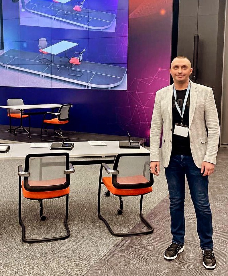 Горжусь своими студентами! 🌟

Сегодня, с командой тренеров B2B провели финал школы эффективных переговоров.

🗺️ Масштаб мероприятия: Россия.
👥Участники: менеджеры по продажам.

⚡️5 номинаций:
1️⃣ Гос сектор;
2️⃣ Холодные продажи;
3️⃣ Продажи и обслуживание;
4️⃣ Команды развития;
5️⃣ Универсальные специалисты по продажам.

Весь 2023 год шли соревнования, от отборочного тура до финала. 800 участников на старте.

💪Мои студенты вышли в финал из своих групп во всех 5 номинациях. Горжусь!

В итоге:
В моей тренерской копилке:
🥇Три первых места - гос сектор, холодные продажи, команда развития.
🥈Два вторых места - продажи и обслуживание, универсальные специалисты.

🌟✨Эмоции у меня зашкаливают, горжусь своими подопечными и благодарю их за такие потрясающие результаты!

Ждем профессиональные фотки финала от СМИ.
Обязательно поделюсь в сторис.

#бизнестренер 
#радость 
#счастье
#бизнес