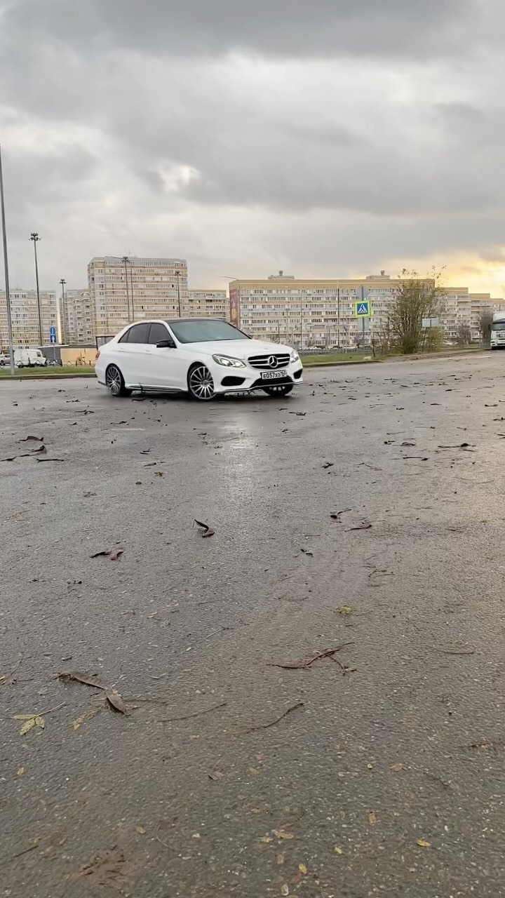 _evgeniynesterov в LOOKY. #mb,#mercedes,#mercedesbenz,#mercedesclub,#mercedesamg,#amg,#mb212,#mercedes212,#w212,#w212amg,#w212club,#restyling,#w212restyling,#eclass,#eclub,#мб,#мерседес,#мерседесбенц,#мерседесклуб,#мерседесамг,#амг,#мб212,#мерседес212,#в212,#в212амг,#в212клуб,#в212рестайлинг,#екласс,#ешка. Осенний архив 🌪️🍂☁...