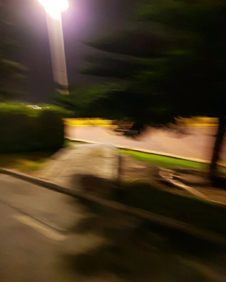 ¿Y ahora a quién, a quién vas a engañar?
No sé ni con quién estarás
Pero espero que sepas que yo fui el primero y mucho antes que él
Dile que se tiene que cuidar
Porque la calle es mía y le vamo' a bajar 🥷🏽