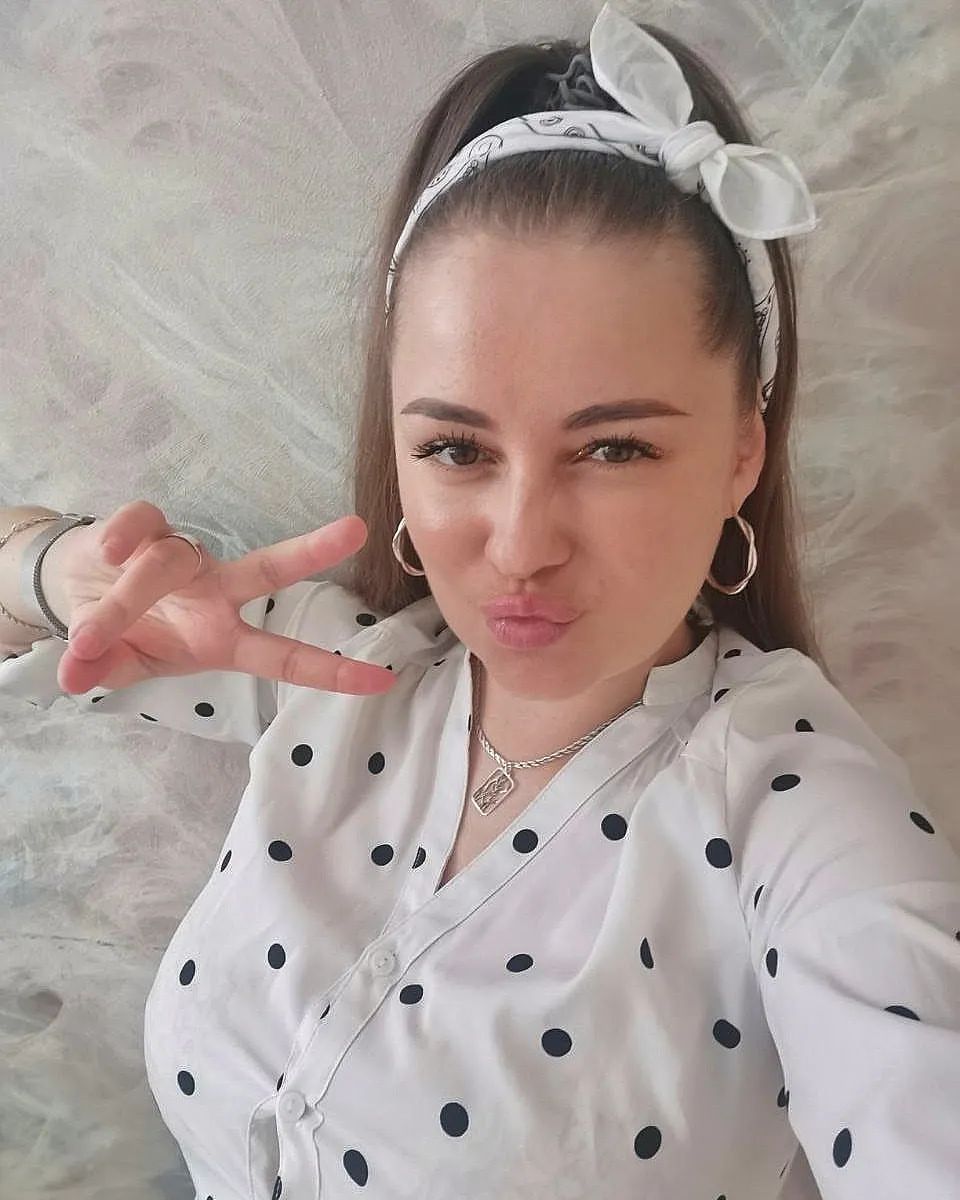 elvirabolshacova in LOOKY. . Еее😎🤘