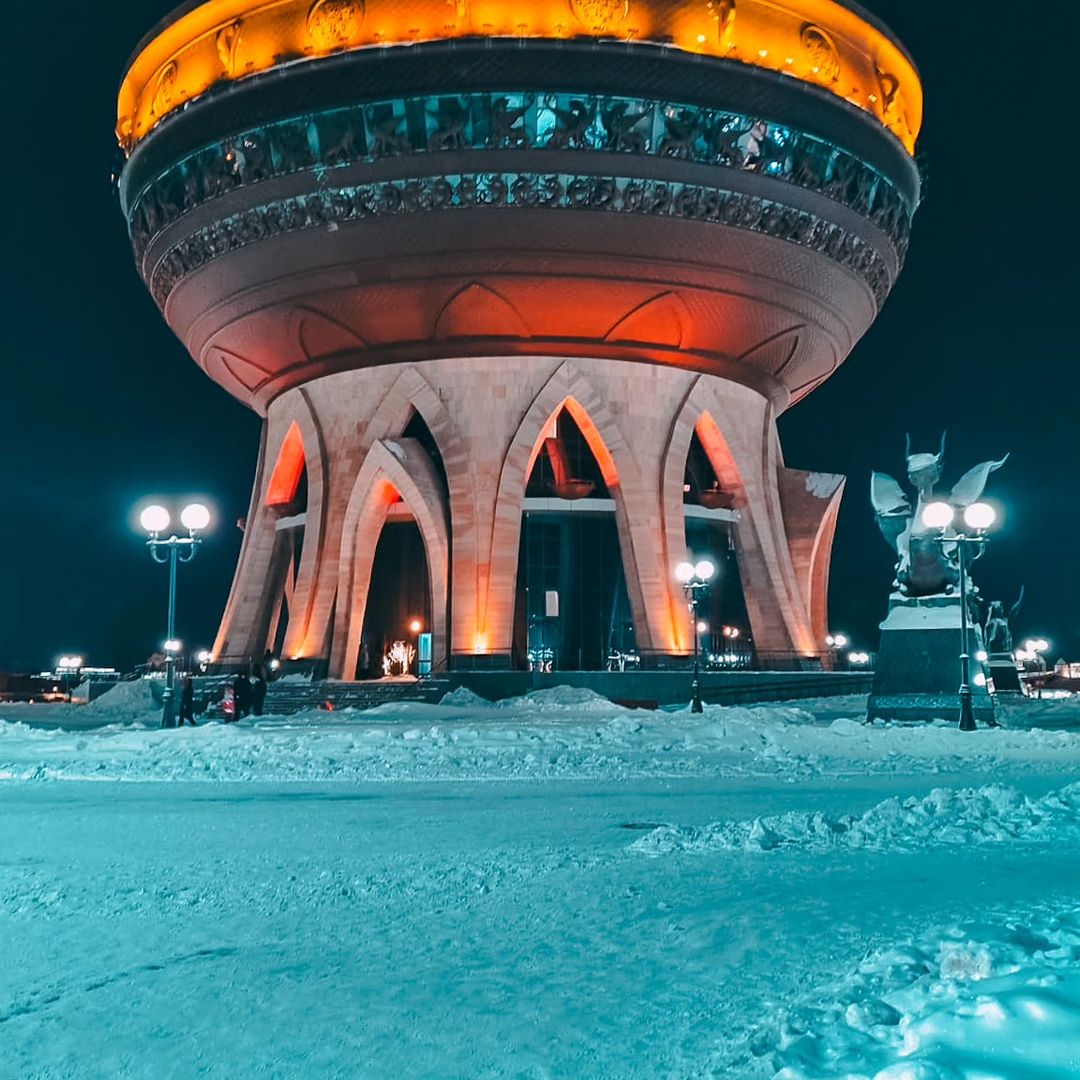 #казан #казань #2024 #новыйгод #новый24 #lightroom #лайтрум #фото #архитектура #здание #мобильноефото #фотостелефона #путешествие  #красивыйвид #красота #ночь #прогулки #город #обработкафото  #выходной  #отпуск #vsco #татарсан  #республикататарстан #вечер #погороду #прогулкипогороду #красивоефото  #лучшеефото  #достопремечательностироссии