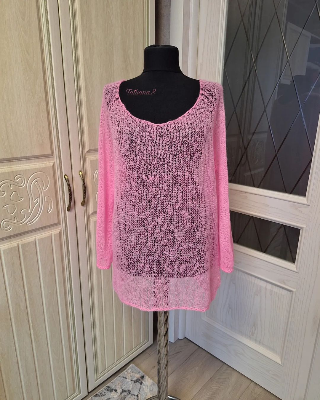 #вяжетtatyana #вязаниеспицами #паутинкаспицами #паутинка #вязанаяпаутинка #свитеризмохера #свитерпаутинка #джемперспицами #паутинкаизмохера