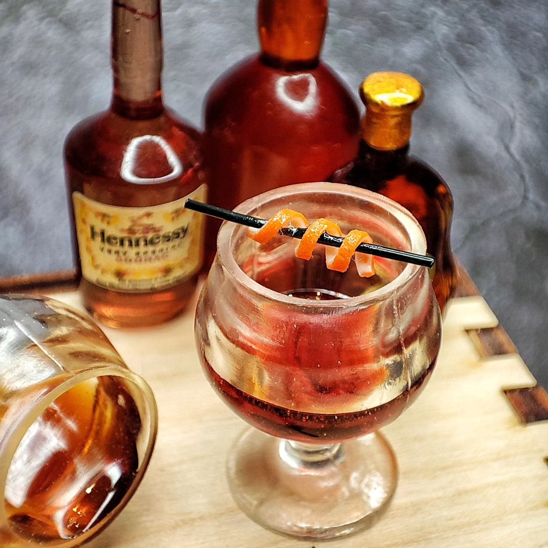 1/6 (формат Барби) 🥃
В наличии нет ❤️
Я чаще обитаю сейчас в ВК, там я постю ещё и интересные, на мой вкус, МК других мастеров 👍

#полимернаяглина #лепкаизполимернойглины #миниатюра #барби #коньяк #кукольныйдомик #кукольнаяминиатюра #бжд