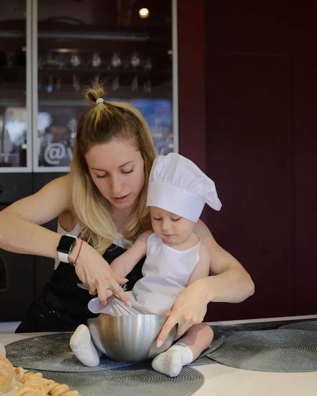 kazak_anastasia_y в LOOKY. . Учу сына делать блин...