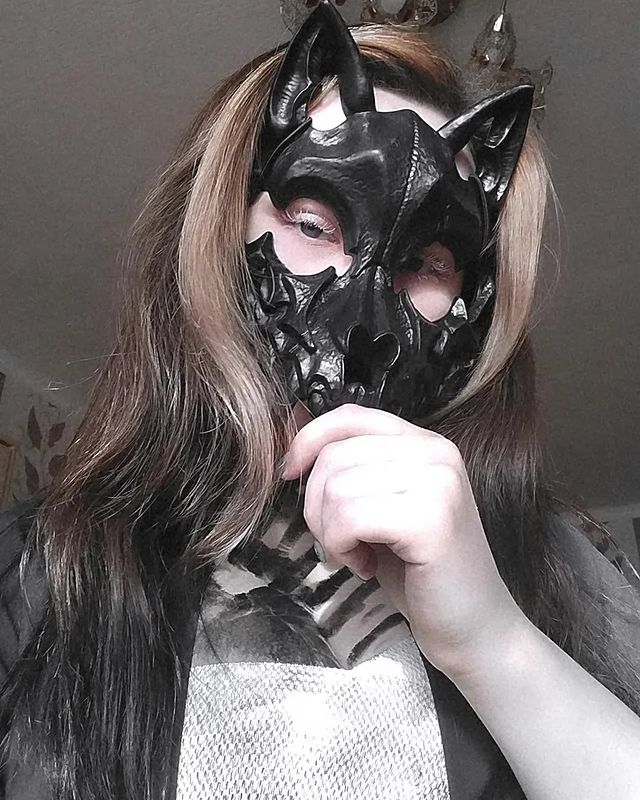 violet_mojito в LOOKY. #hero#superhuman#hands#blacksoul#kitsune#blacklove,#hate#лисица#mystery#tsundere#yandere#blackblood#sugoi#кровь#demon,#devil#cute#selfie#like4like#darkside#blackmood. I am just a man,
Not...