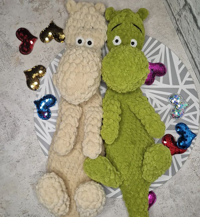 knitted_foot_nsk в LOOKY. #вяжутнетолькобабушки,#вязаныеигрушки,#игрушкиручнойработы,#игрушкакрючком,#игрушки,#начинаетсястебя,#настроение,#новосибирск. Теперь их два💜💙

О...