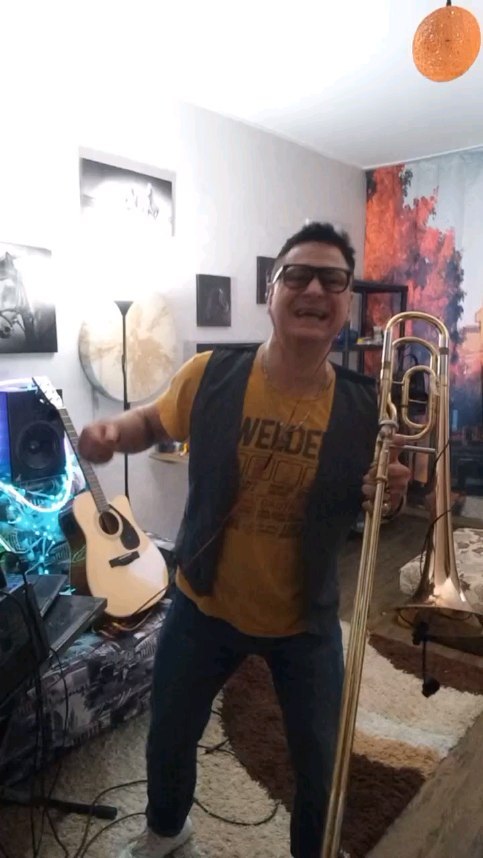 jony_trombon в LOOKY. #JONYTROMBON,#ДЖОНИТРОМБОН,#JONY,#ДЖОНИ,#voice,#певец,#НовыйГод,#Позитива,#Trombone,#ВотКакМогу. #JONYTROMBON #ДЖОНИТ...