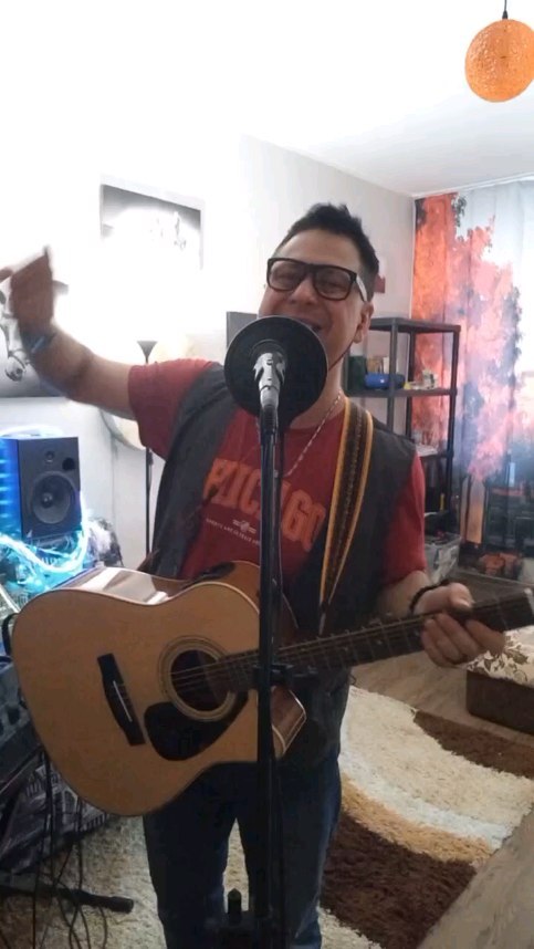 jony_trombon в LOOKY. #JONYTROMBON,#ДЖОНИТРОМБОН,#JONY,#ДЖОНИ,#voice,#певец,#НовыйГод,#Позитива,#Trombone,#ВотКакМогу. #JONYTROMBON #ДЖОНИТ...