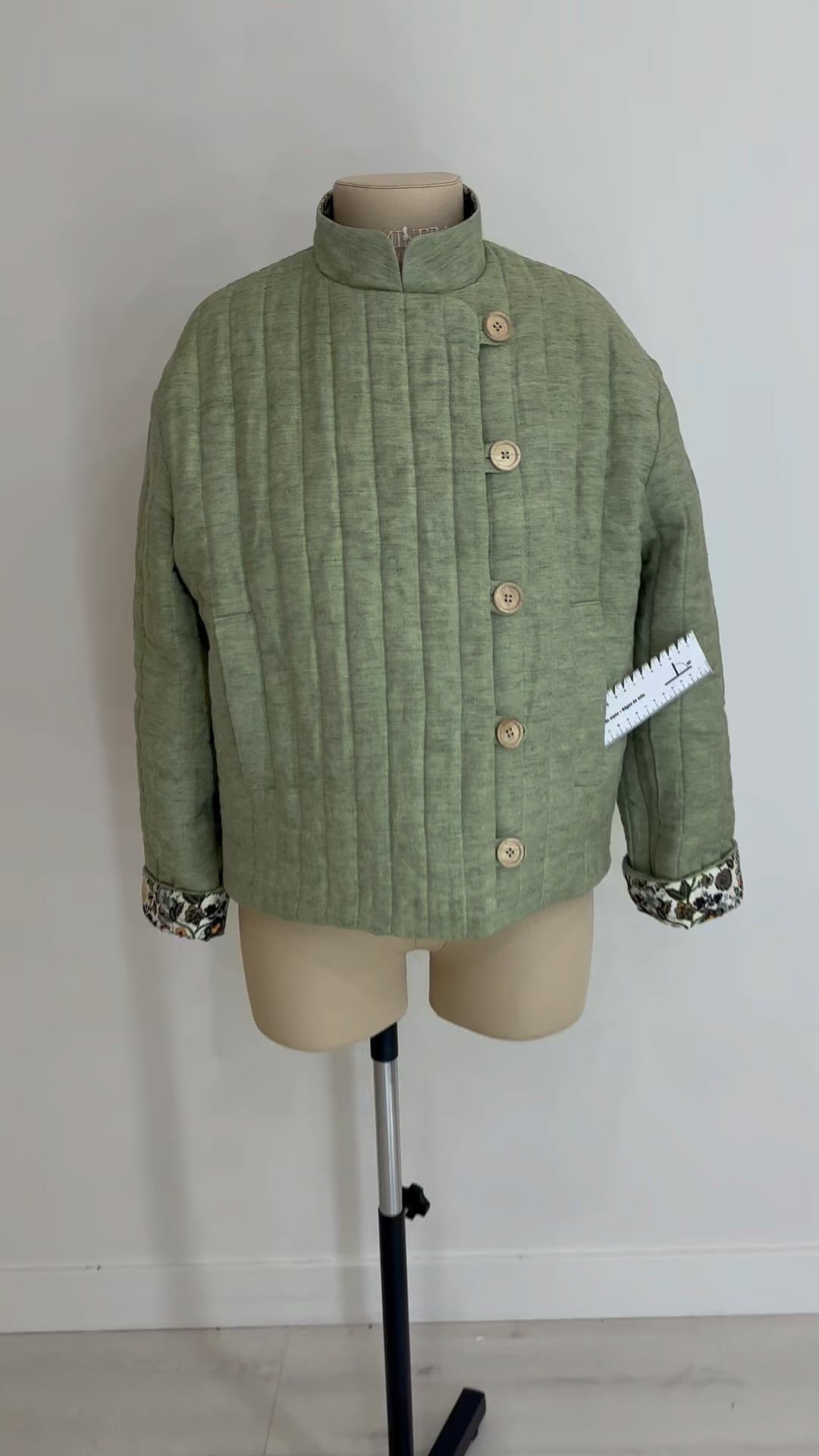 atelier_anisa в LOOKY. #фуфайка#одежда#женскаяодежда#женскаяверхняяодежда#ательемосква#ателье#одежданазаказ#куртка#пальто. Какой же колхоз 🤣, ...