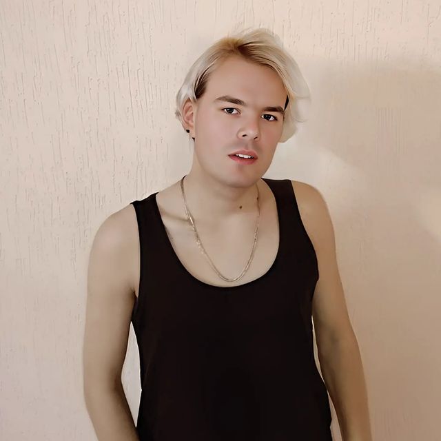 Evgeniy Echardo в LOOKY. #thebitchfrommonaco,#fit,#coloboration. Foto de la cancion T...