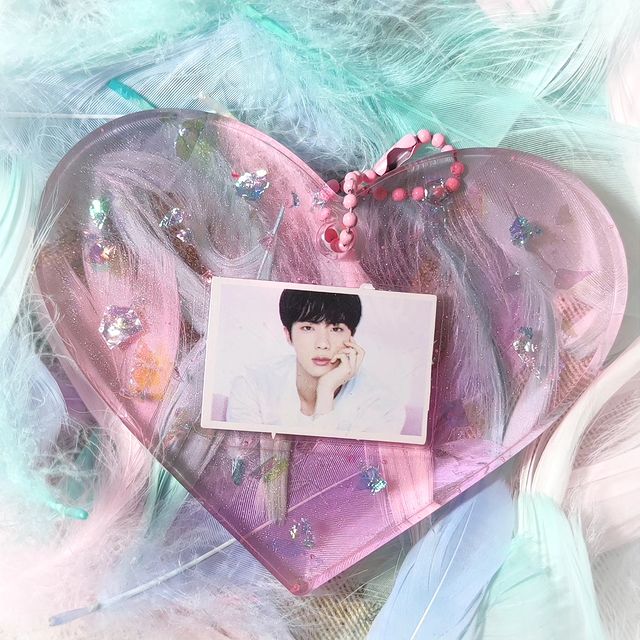 7mollove в LOOKY. #bts,#btsarmy,#btsjin,#btssuga,#брелочки. #bts #btsarmy #btsji...