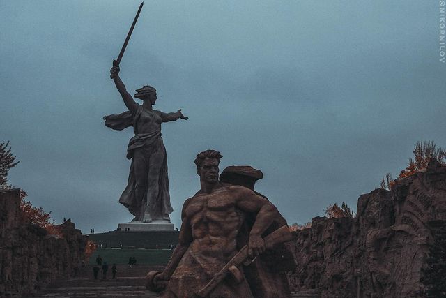 nikornilov в LOOKY. #волгоград,#великаяотечественнаявойна,#russia,#сталинградскаябитва,#сталинград,#мамаевкурган,#россия,#мемориал,#фотодляроссии,#monument,#путешествияпороссии,#красиваяроссия,#ww2,#любимаяроссия,#изроссиислюбовью,#ussr,#nasha_rodina,#showmerussia,#russia_vacations,#postsoviet,#socmod,#socmonumentalart,#вов,#sovietarchitecture,#travelrussia,#rusphoto,#монументыроссии. 📸 Героям Сталинград...