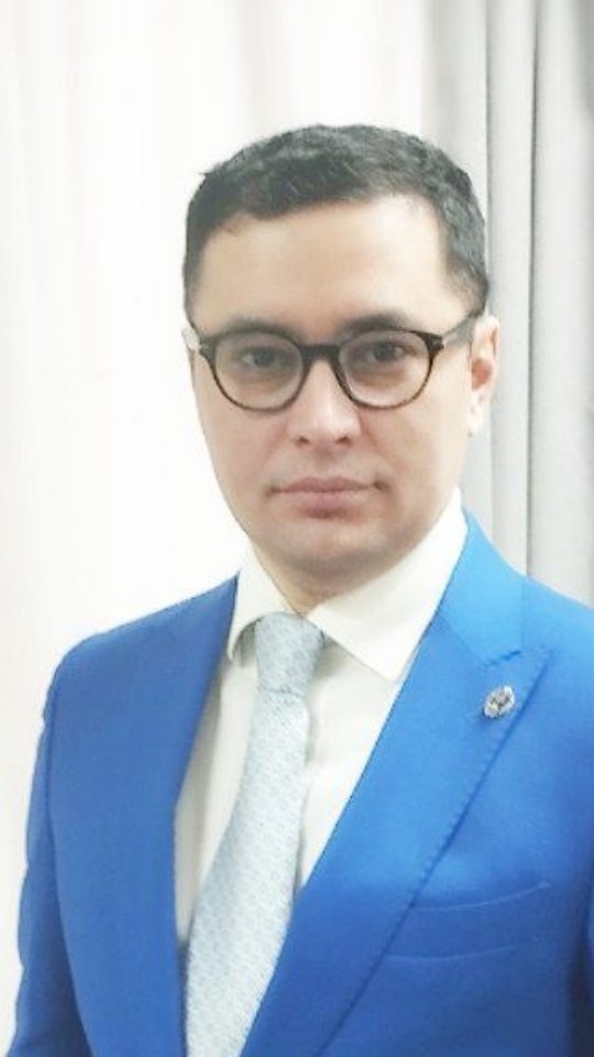 Александр Аганов в LOOKY. . Адвокат Рафаэль Саях...