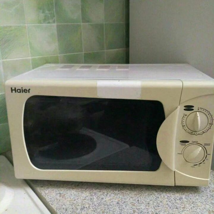 Продам микроволновку  Haier как новая цена 1500 
89241359946