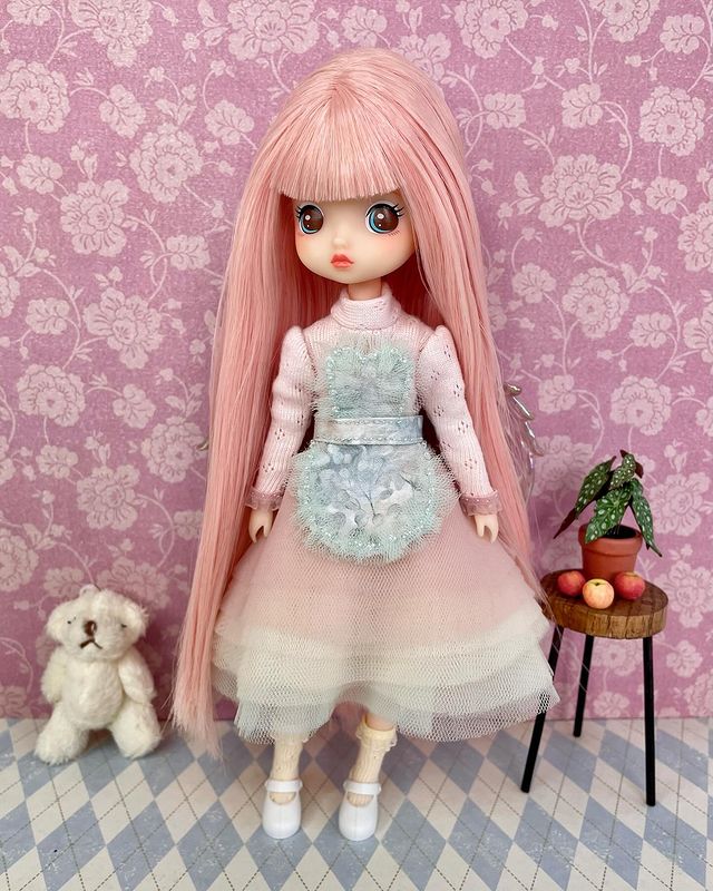 yablochki_v_karameli в LOOKY. #Elindoll,#asiandoll,#элинкукла,#винилоаякукла,#кукла_с_розовыми_волосами. 🍑🌷🩵

Капризная об...