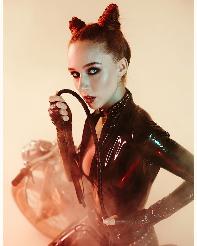 ivan_kremniov_ в LOOKY. #female_portrait,#portrait_vision,#portraiture,#portrait,#photoshoots,#catphoto. …

#female_portrait ...