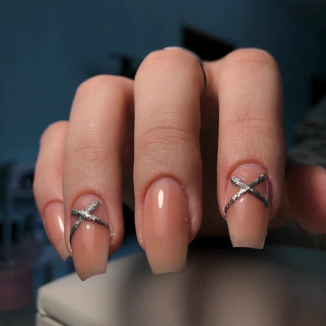 _alii_nail
