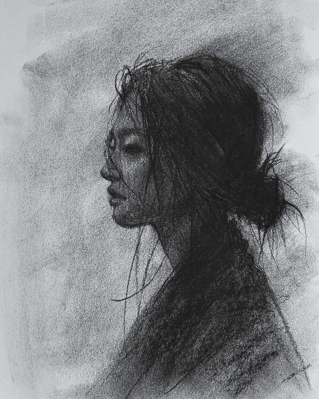 myaso.art в LOOKY. #набросокуглем,#портретныйнабросок,#портретныйскетч,#fashionillustrator,#fashiondrawing,#fashionillustration,#fashionsketch,#fashionsketchbook,#fashiongallery,#иллюстратормосква,#illustratorsoninstagram,#artistsillustrations,#скетчуглём,#портретпофото,#быстрыйпортрет,#портретуглем,#fidaworldwide,#charcoalportrait,#charcoalportraits,#fashionportrait,#portraitdrawing. Уголёк и какая-то фо...