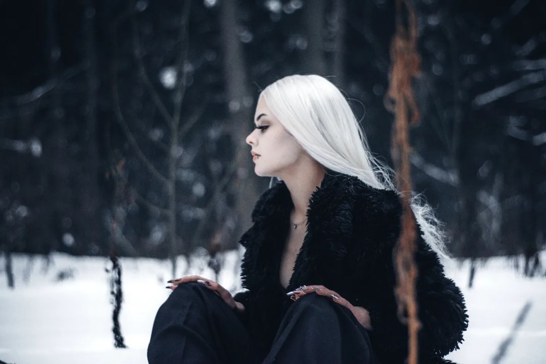 SNOW IN THE FOREST

•••••••••••••••••••••
PH:@miltronby
MD:@_oktavyshka_