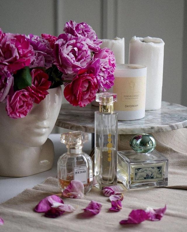 Виктория Кремнева в LOOKY. #essens,#оКомпании,#парфюмерия,#ДУХИ!,#SELUZ💕,,#эссенций!,#бренды,#парфюмESSENS,#парфюмСПб,#элитныйПарфюм,#Premium. #essens #оКомпании

...