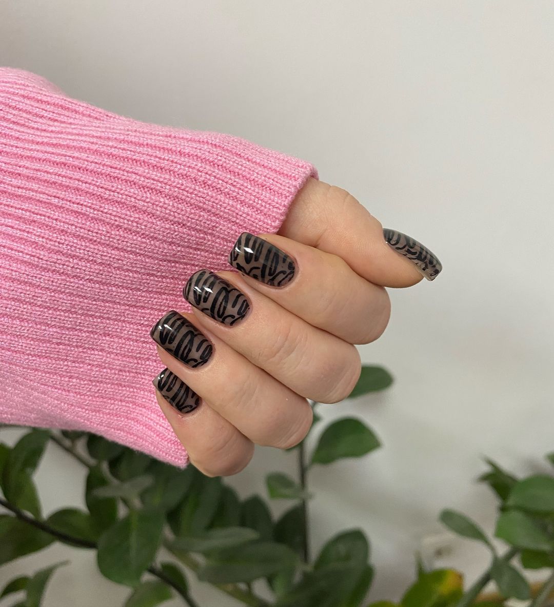 🖤
- - - - - - - - - - - - - - - - - - - - - - - - - - - - - - -
📲 Запись по  телефону 8-904-859-96-01 (Viber, WhatsApp)
⠀
📩 Запись  в директ
⠀
🏩Адрес: г.Владимир ул. Сурикова 10а, офис 3
⠀
#маникюр33 #маникюрвладимир #красивыйманикюр #педикюр #педикюрвладимир