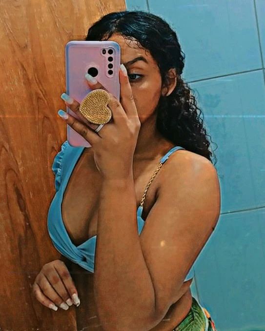 -Ela é como o mar: às vezes serena, às vezes agitada.👸🏻✨