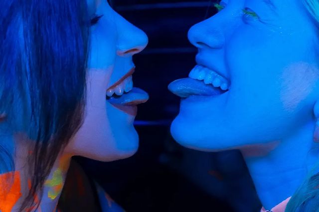 katy__stasyak_ в LOOKY. #love,#likesforlike,#body,#bodyart,#feminism,#girlfriend,#girls,#girl,#girlboss,#art,#neon,#liketime,#followforfollowback,#искусство,#тело,#краски,#party,#тематическаявечеринка,#тематическаяфотосессия. Твоё тело - ИСКУССТВ...
