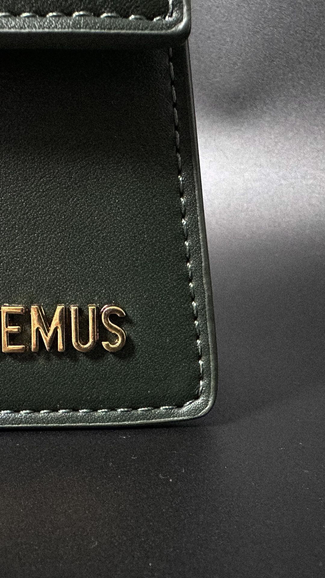parfume_boutque_ в LOOKY. . Jacquemus 🤎💚
Качес...