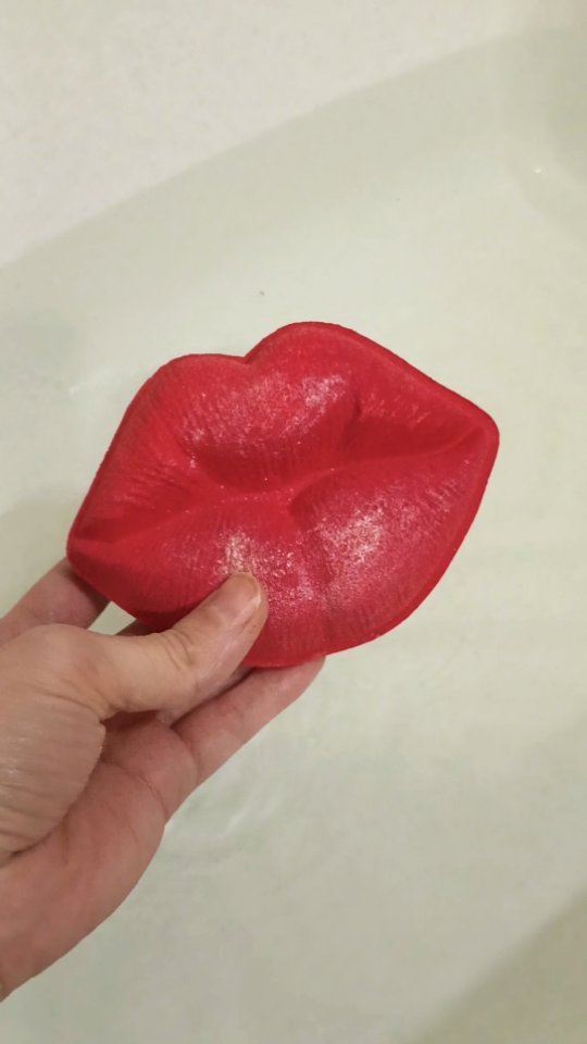 bath_spa_ в LOOKY. #бомбочкадляванны,#ручнаяработа,#14февраля. Губы❤️

#бомбочкадля...