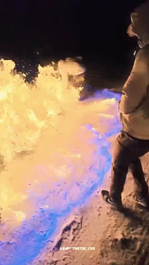 zkkmax в LOOKY. #vibes,#video,#reels. Mom a f*** my life.....