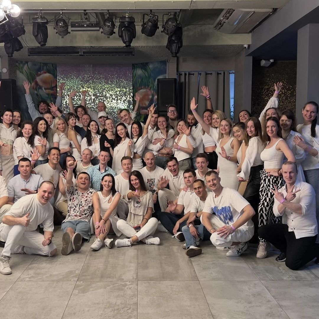 Продолжаем танцевать😍

Хоть я не сторонник🤪 бачаты, но танцевал еще и Кизомбу и Хастл🤣

#иркутскиеновости