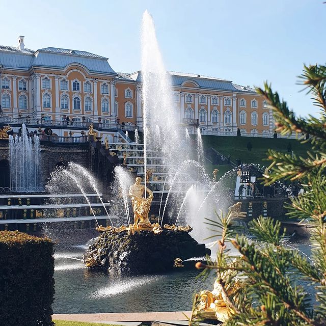 vitalybykov в LOOKY. #Питер,#спб,#петергоф,#лето,#всевзаимно. Если кто-то судит тв...