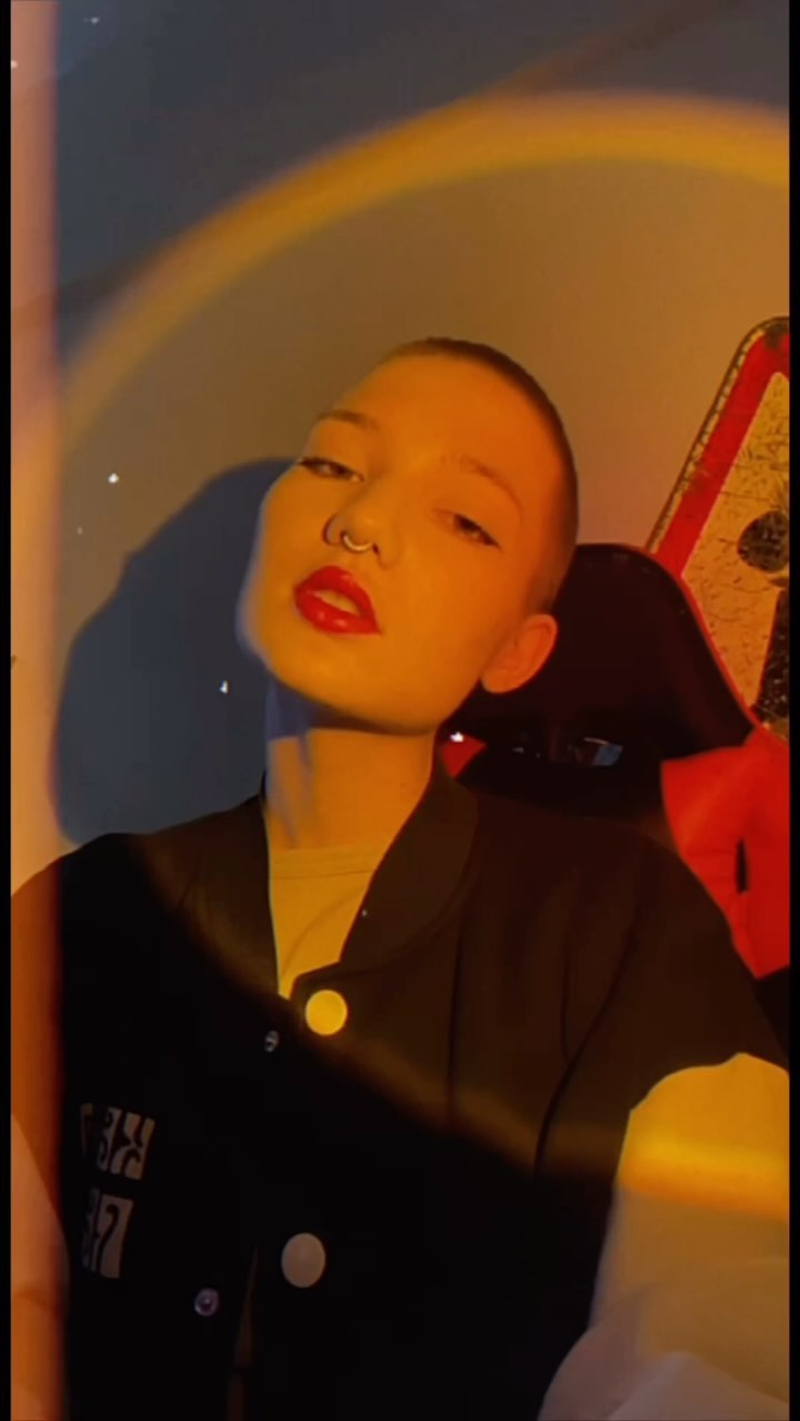 earrwf в LOOKY. #edit,#edits,#эдит,#видео,#popular,#популярное,#haircut,#стрижка,#волосы,#красиво,#девушка,#girl,#awesome,#нежно,#грубость,#мило. Спасибо за Эдит hone...
