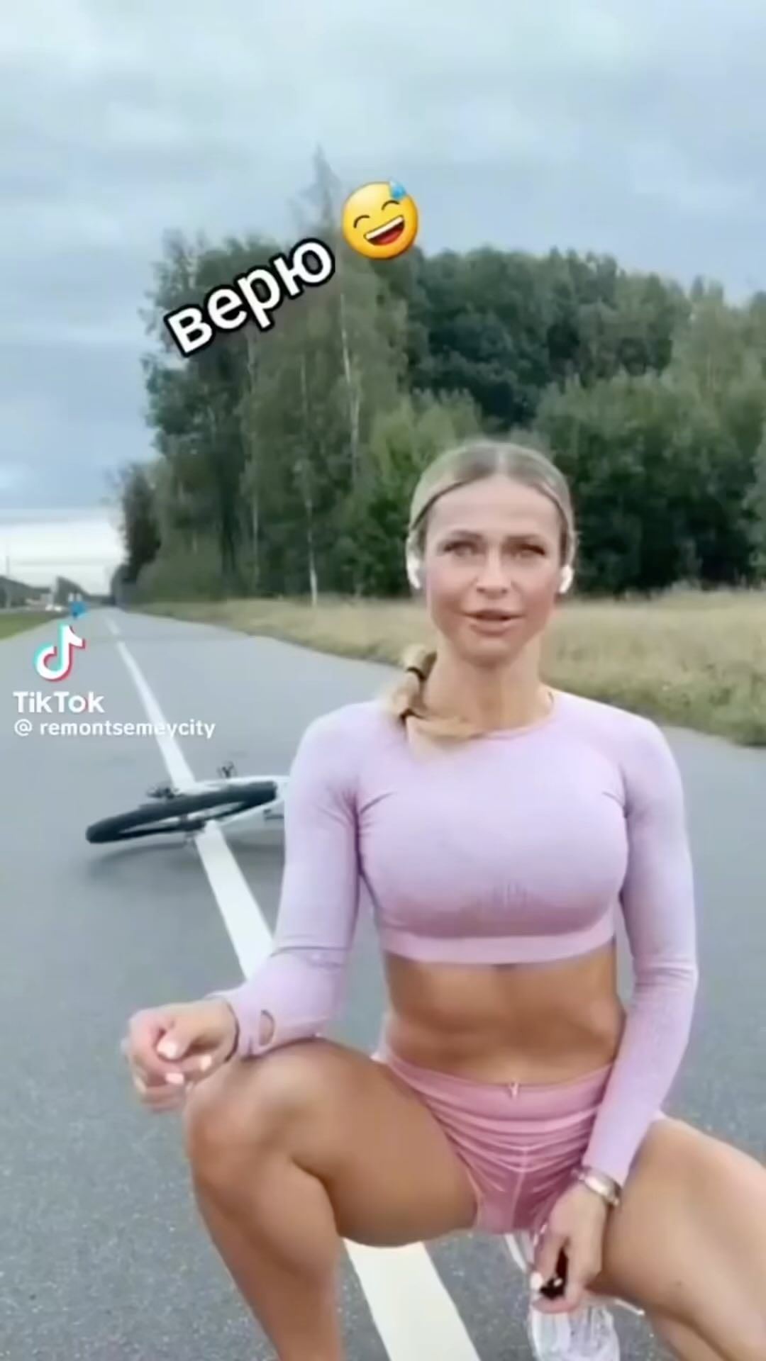 brat_abram в LOOKY. . Таня помоги 😀