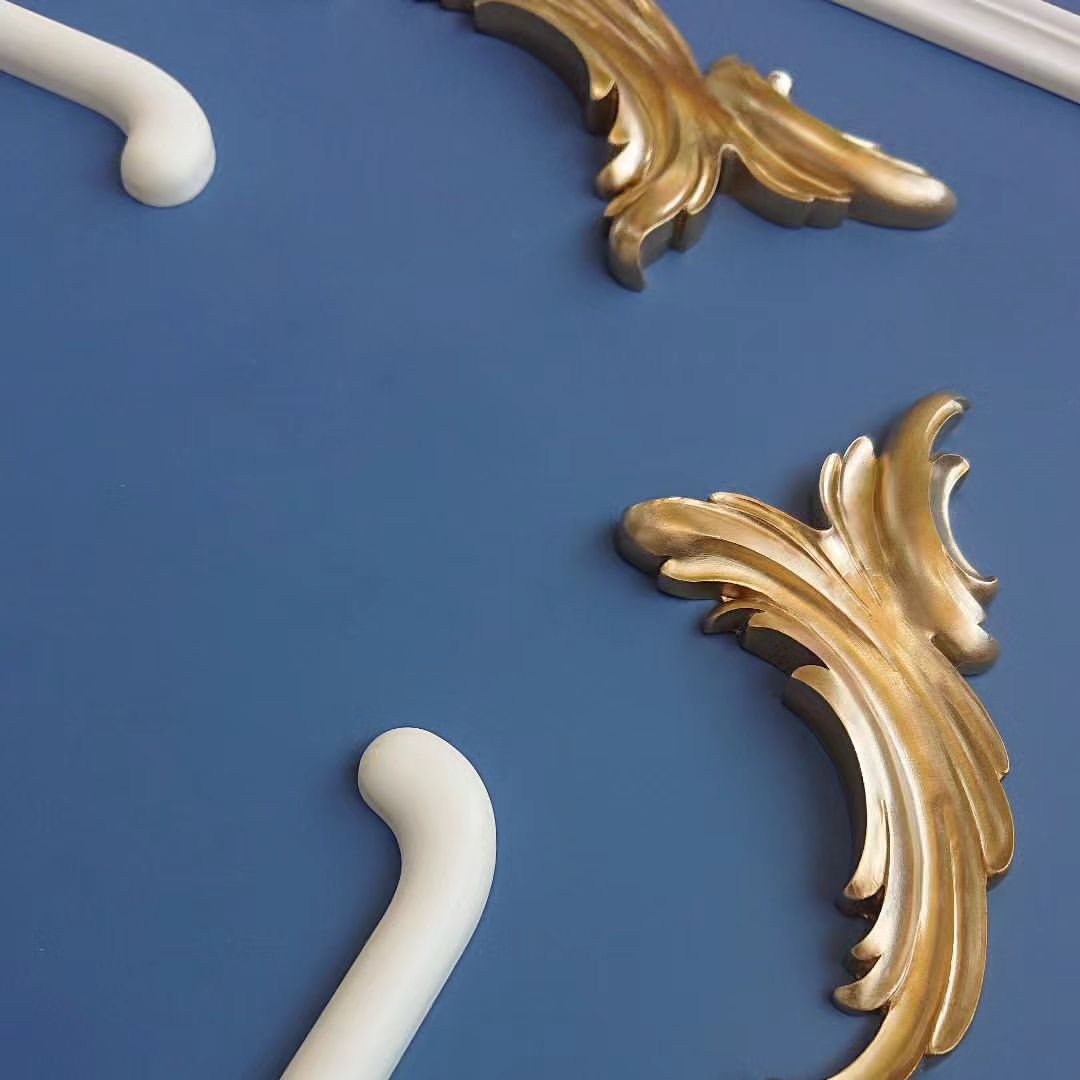 dom_decora_nk в LOOKY. #rodecorofficial,#декорсисторией,#лепнойдекор,#лепнина,#новокузнецк,#кемеровскаяобласть,#designdeinteriores. Монтируем выклейку л...