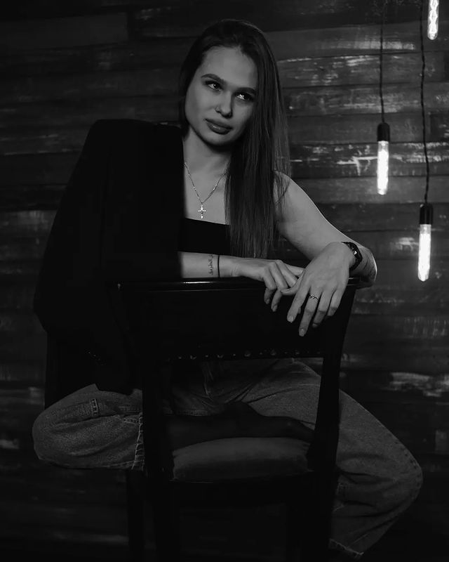 boypravsergei_ph в LOOKY. #girl,#hair,#wood,#warm,#чб,#bw,#blackandwhite,#portrait,#wooman,#tatoo,#lips,#photography,#photo,#studio,#chair,#beauty,#beautifulgirls. #girl  #hair #wood #...
