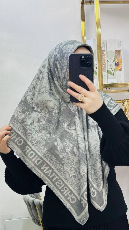 miss.miu.miu_ в LOOKY. #96cornerr,#96,#silver,#sweet,#acssesories,#serebro,#ring,#кольцо,#серьги,#колье,#браслет,#часы,#постельноебелье,#покрывало,#vs,#victoriassecret,#blumarine,#bed,#bedroomdecor. ✨Шикарные платки 
✨Р...